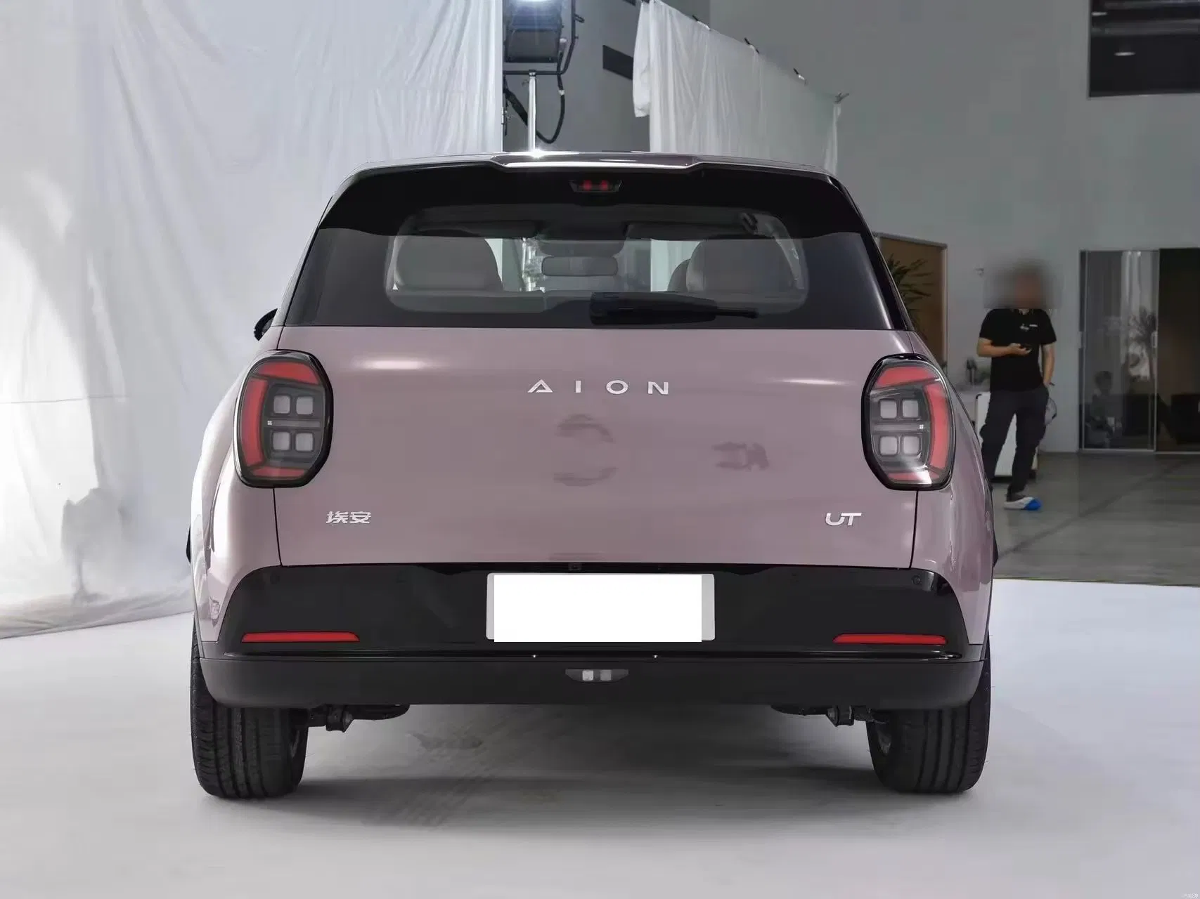 2025 Aion Mini SUV Electric Car Aion Ut EV 5-Seater New Electric Vehicle 420km for Family Used Auto Car