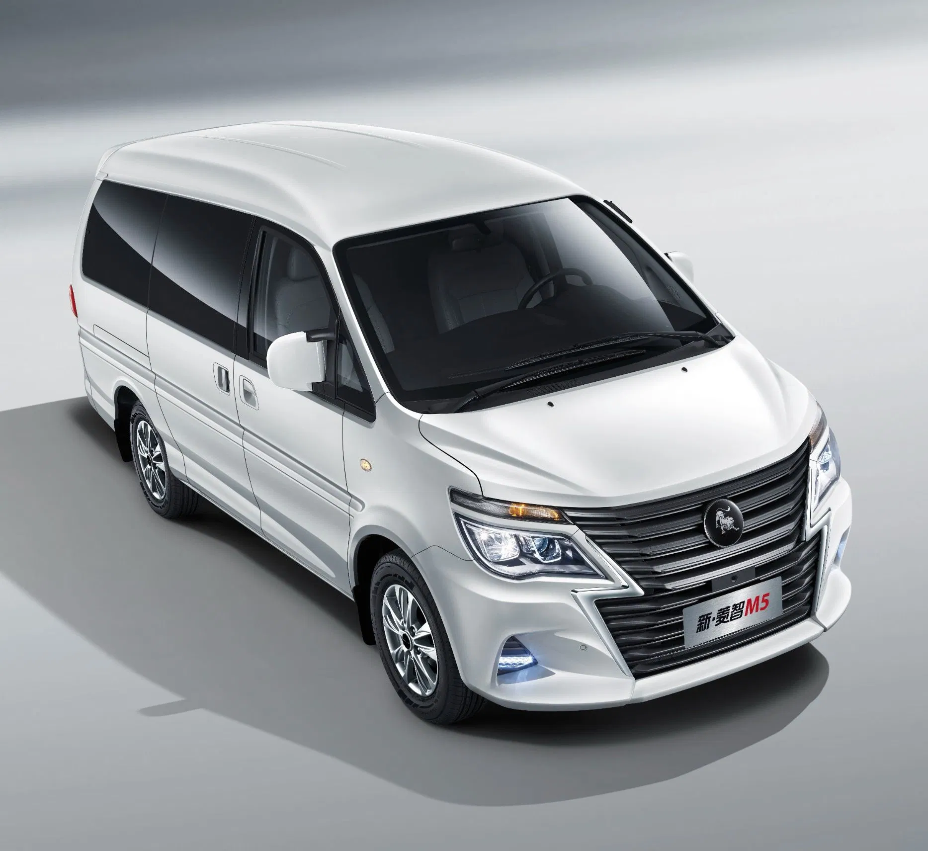 Forthing Reliable Cargo Vehicle Lingzhi M5 MPV Leaf Spring Suspension Minivan