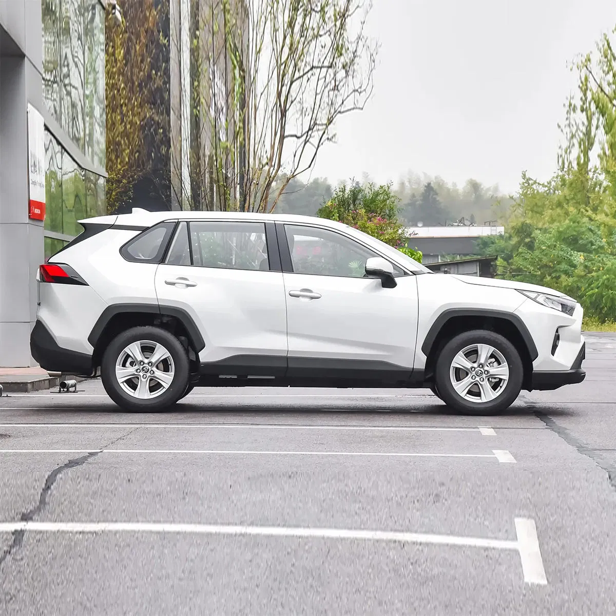 2024 2025 Used Toyota RAV4 4WD 4X4 Bz4X Highlander Gasoline Car Electric Automobile EV Honda Nissan Mazda Japan Price Cheap Hybrid Power 5 Seats Auto SUV