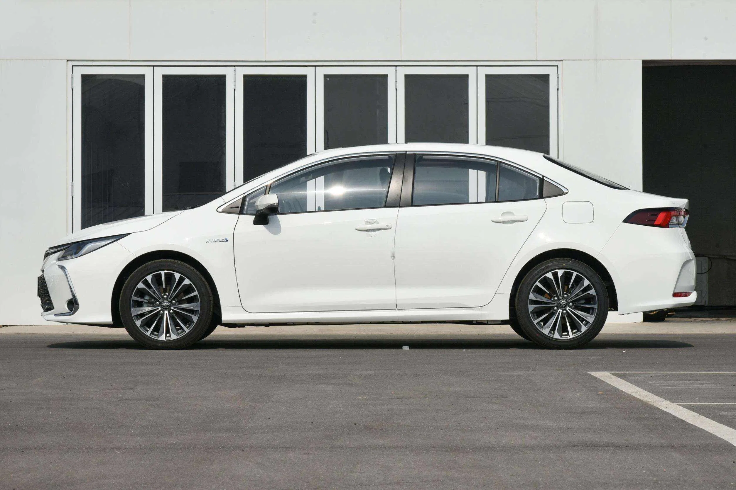 Used Hot Sell Toyota Corolla 2025 New Petrol Cars Toyota Corolla 1.2t Hybrid Cars High Quality Chinese Gasoline Sedan Car in Stock