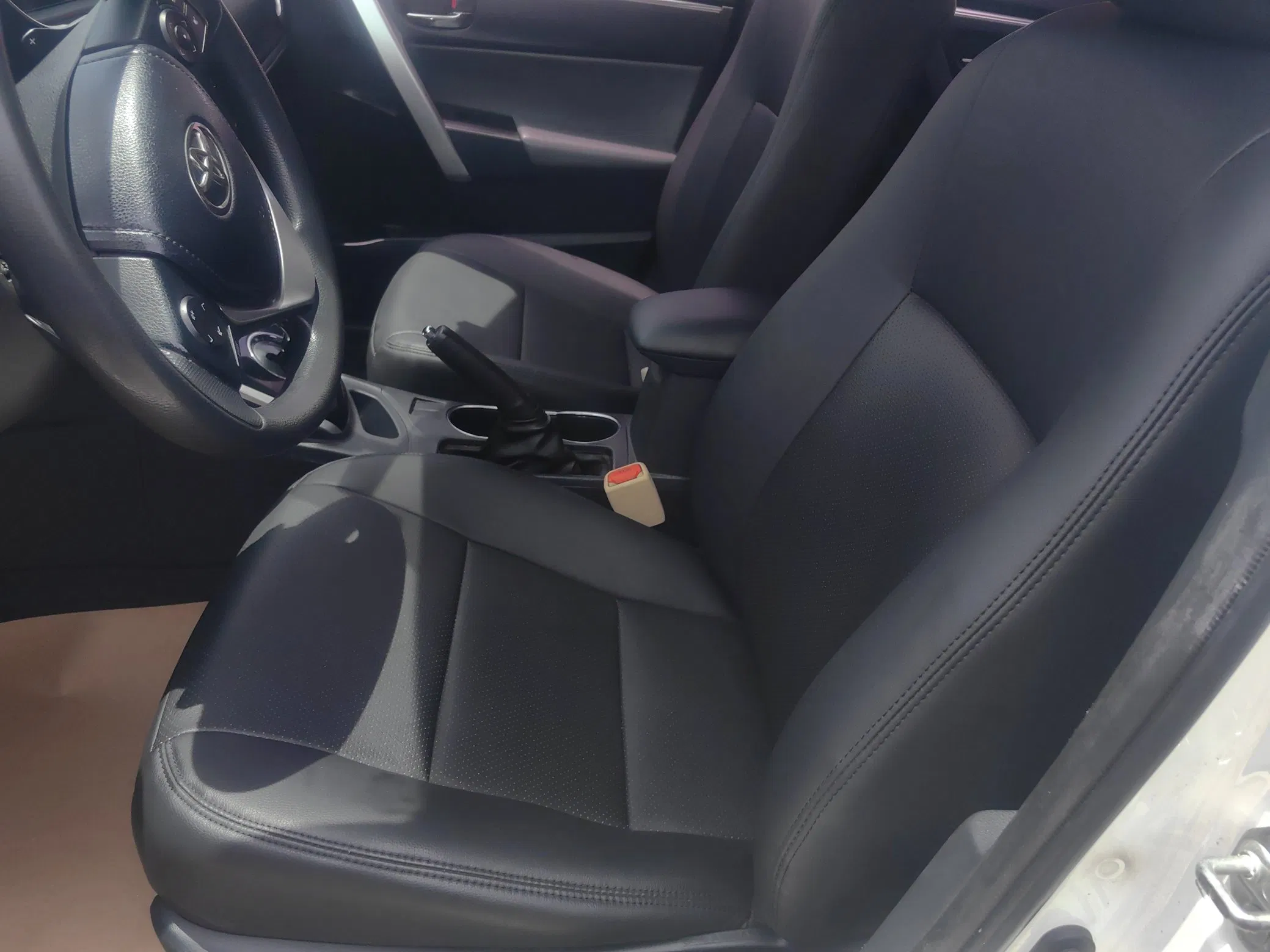 Corolla Hybrid Family Car 1.8L E-CVT Double Engine Used Car