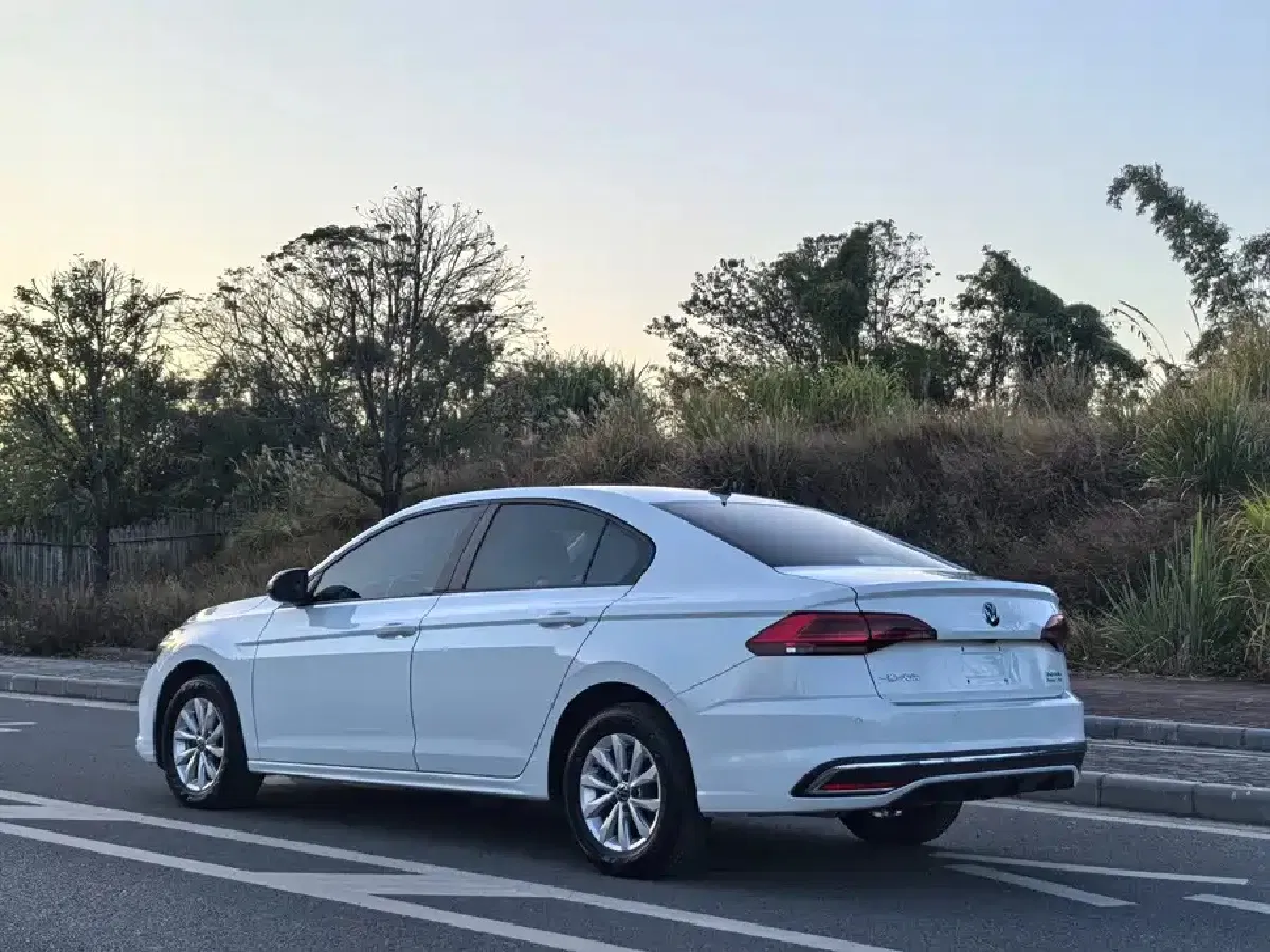 Used VW Bora Rear View