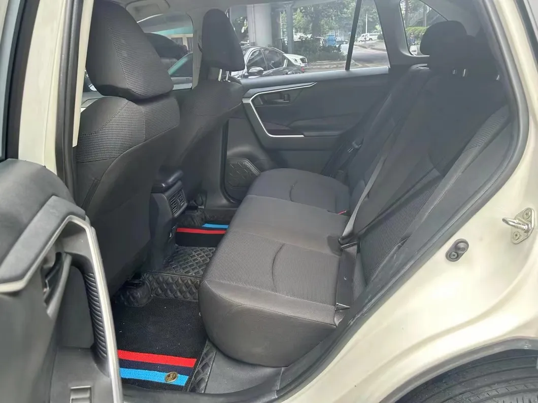 Toyota Rav4 Interior