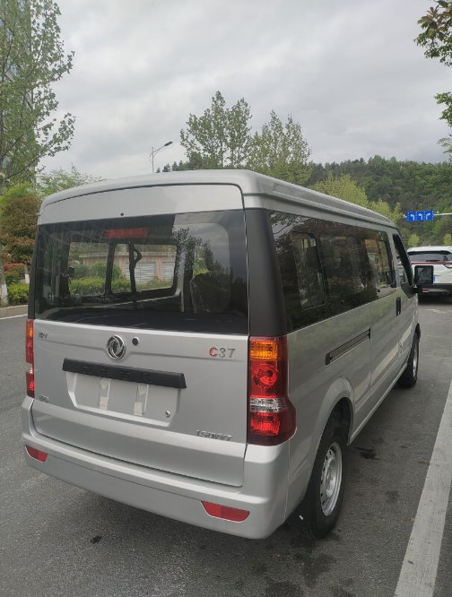 Dongfegn New Gasoline Minivan Dfsk C37