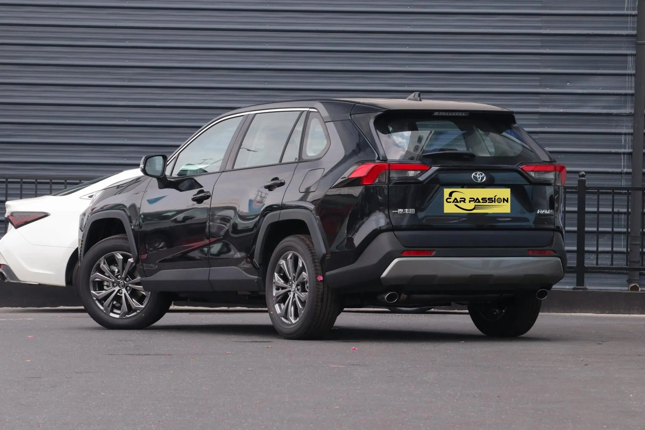 Used Toyota Car Toyota RAV4 5 Seats Business and Travel Car 2.0L CVT Compact SUV