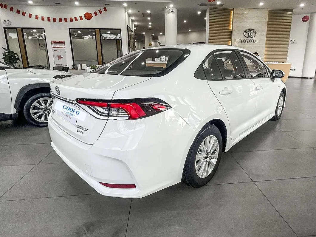 Toyota Corolla Hybrid 3