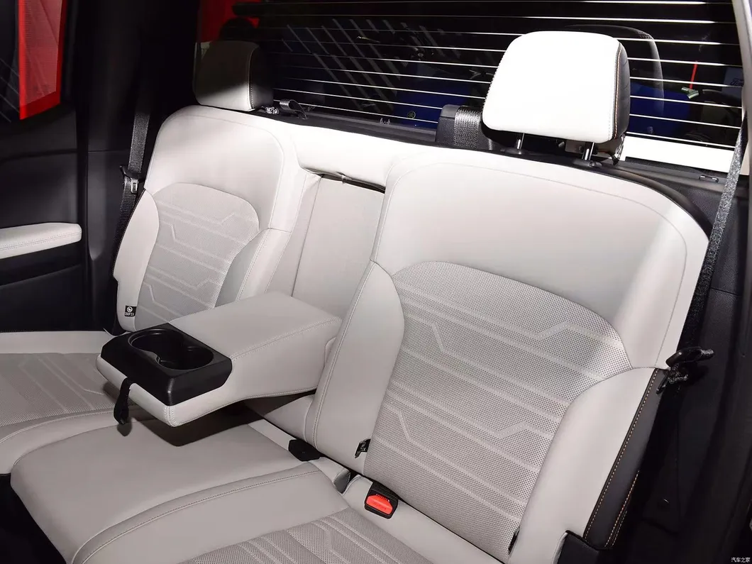 Ford Ranger Side View