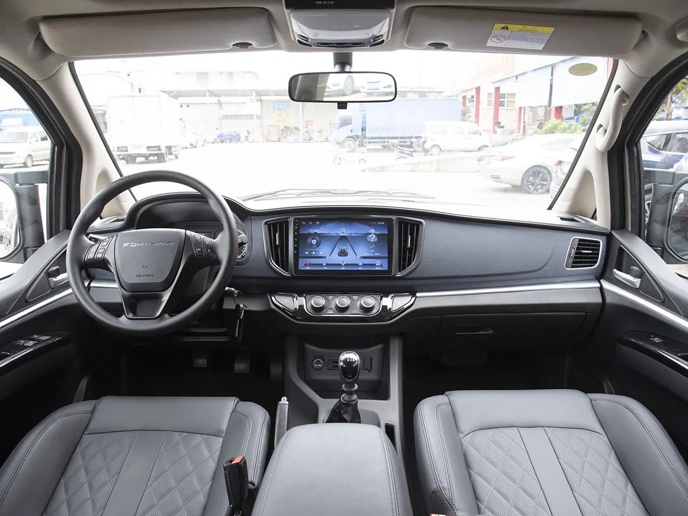 Factory Directly Outlet Dongfeng MPV Lingzhi M5 Large Fuel Tank Capacity Minivan