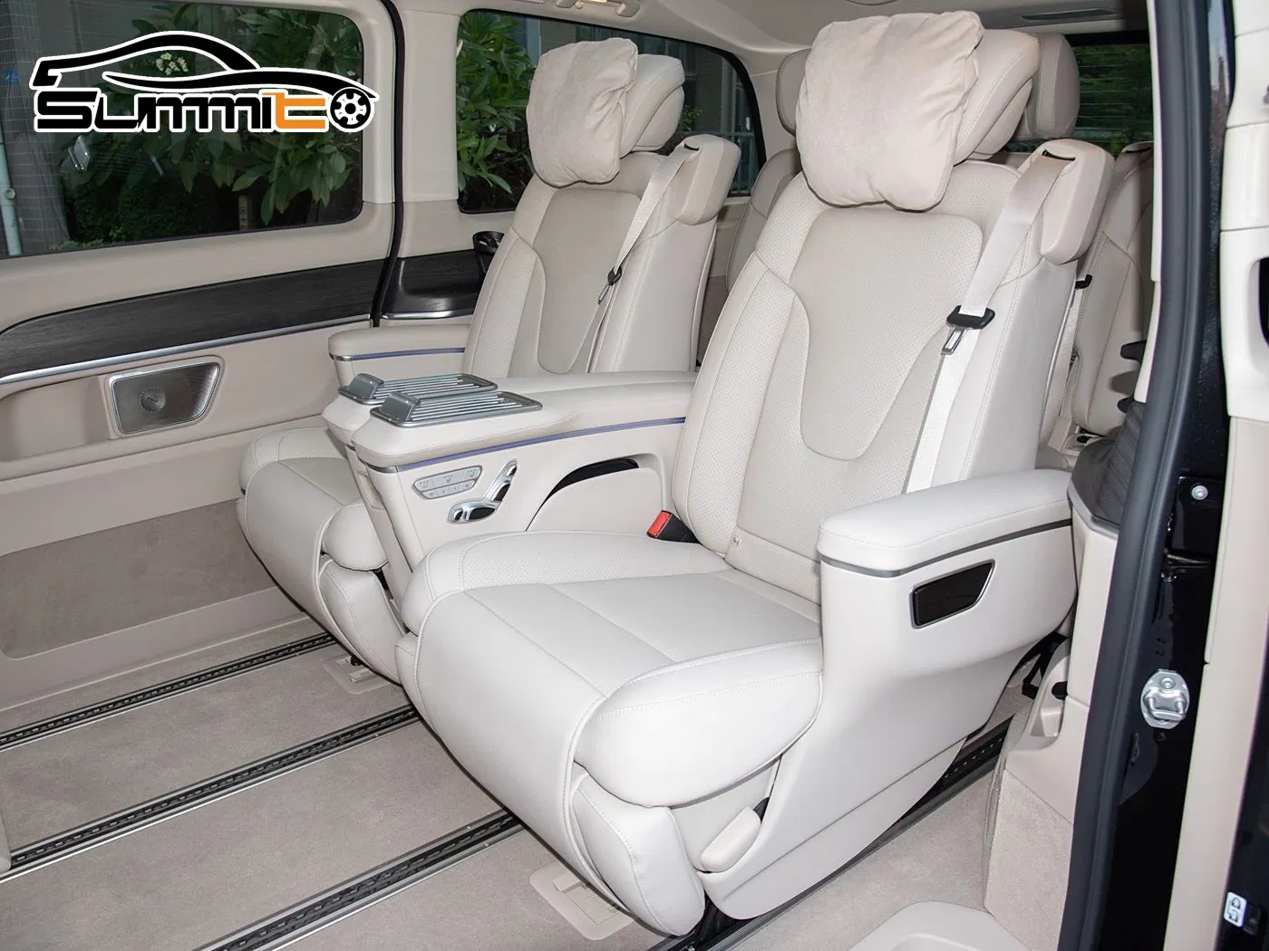 Benz V-Class Cockpit