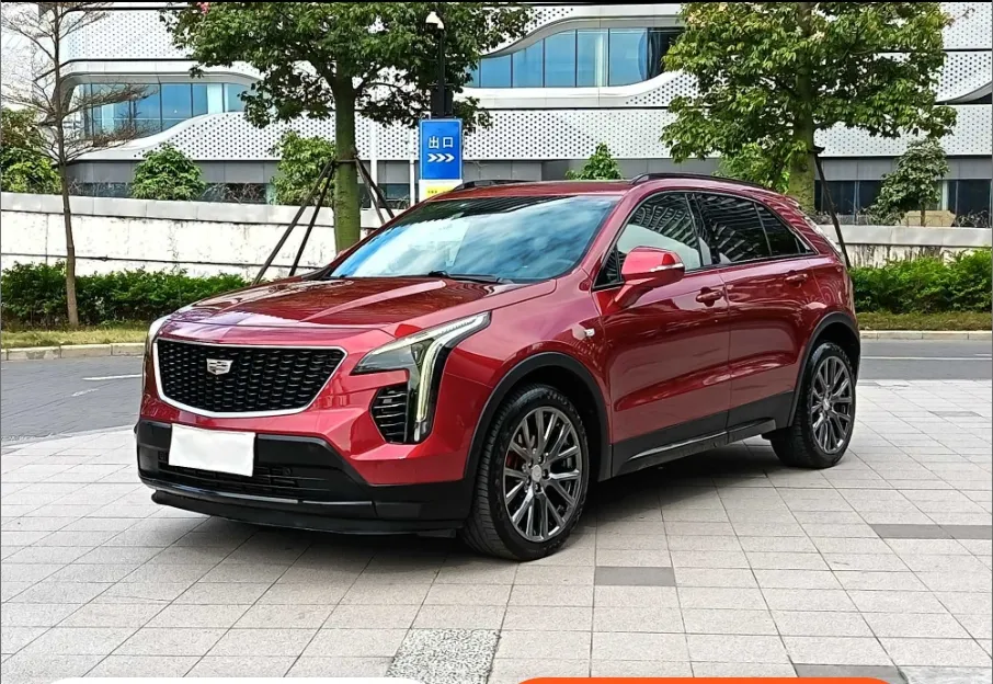 Cadillac Xt4 View 2