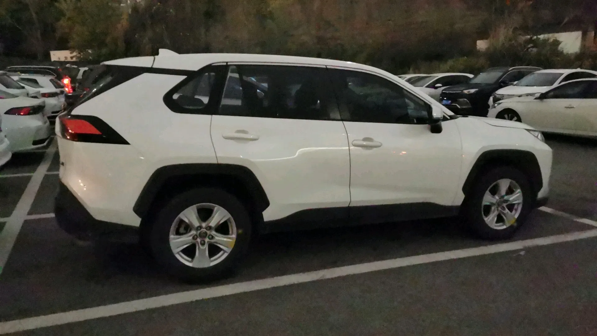 Cheap Used Car 2022 2021 RAV4 Rongfang Gasoline Small SUV 2.0L/2.5L Second Hand Toyota New Used Car Petrol Left Hand Drive Automobile Car New Released