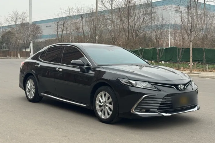 Toyota Camry Hybrid Side