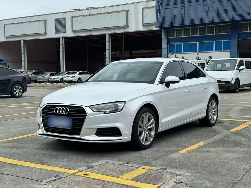 Luxury Used 2021 White Premium Toyo-Ta Sedan with CVT Transmission