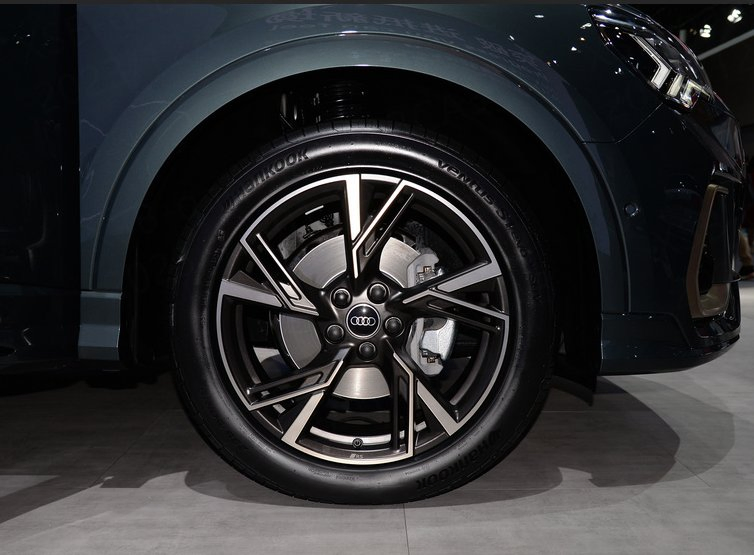 China Used FAW Audi Q3 SUV Luxury Gas Petrol off-Road SUV 1.5t Used Vehicle