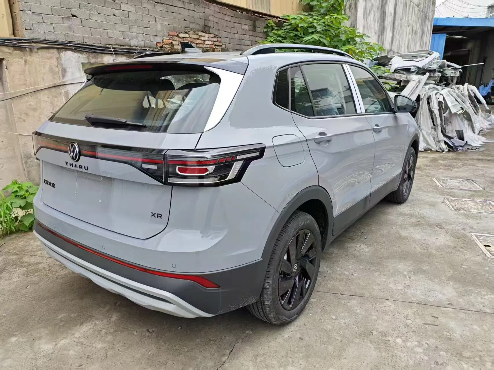 Fuel-Powered Vehicle Five Seats for Five People Compact SUV Used Car Zero- Mileage New Car Best Value for Money 2025 Tharu New 300tsi 1.5t