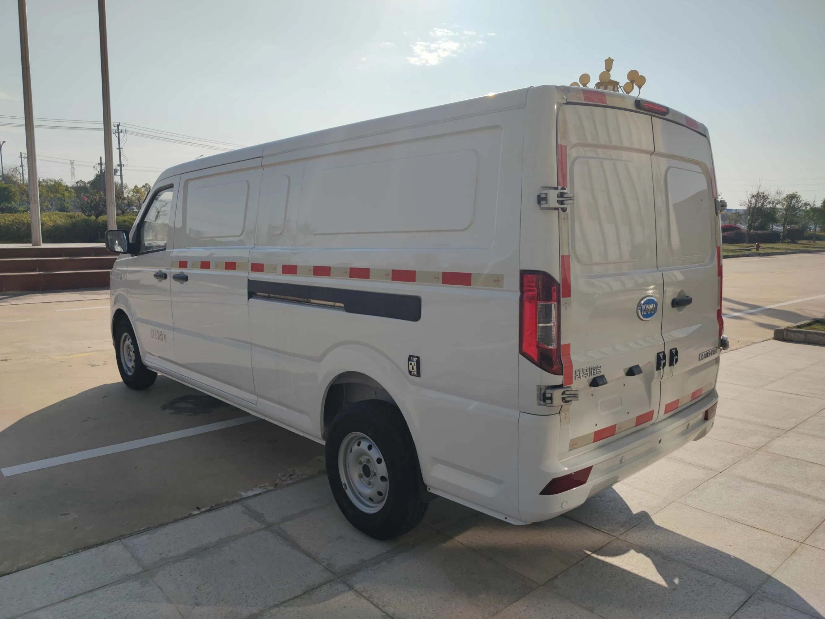 Kama Cost-Effective Electric Cargo Minivan Durable Battery