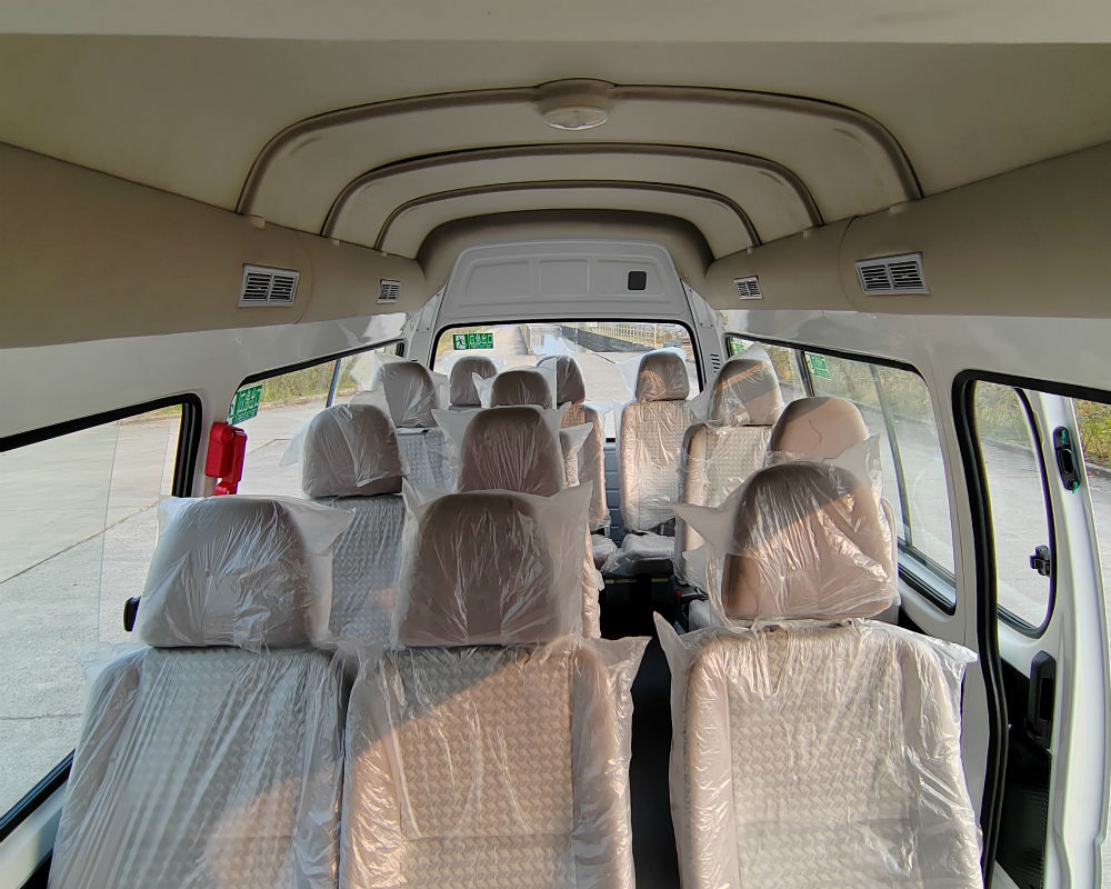 China Factory Directly Supply 14 Seats Electric Minivan for Sale