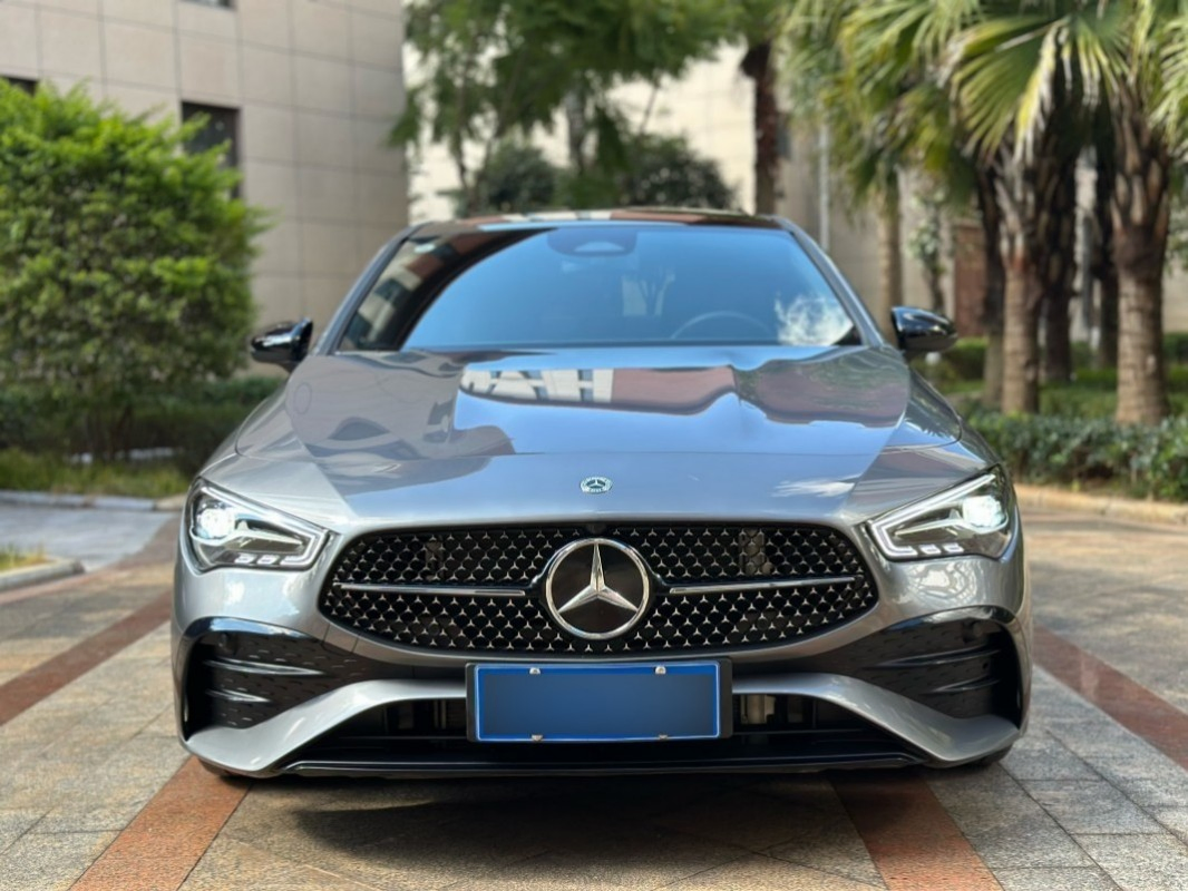 Best Selling Mercedes-Benz Cla 220 2024 White Sport Vehicles Used Car Sedan Auto Car Electric Car Secondhand Car Automobile Car