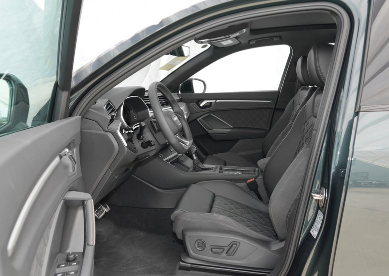 China Used FAW Audi Q3 SUV Luxury Gas Petrol off-Road SUV 1.5t Used Vehicle