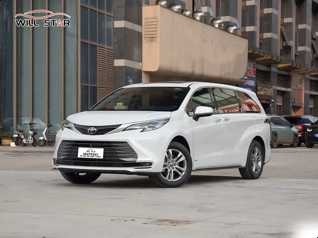 Toyota Sienna Side View