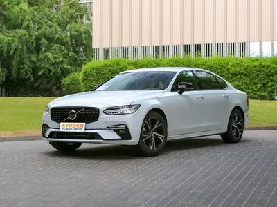 Volvo S90 Front View