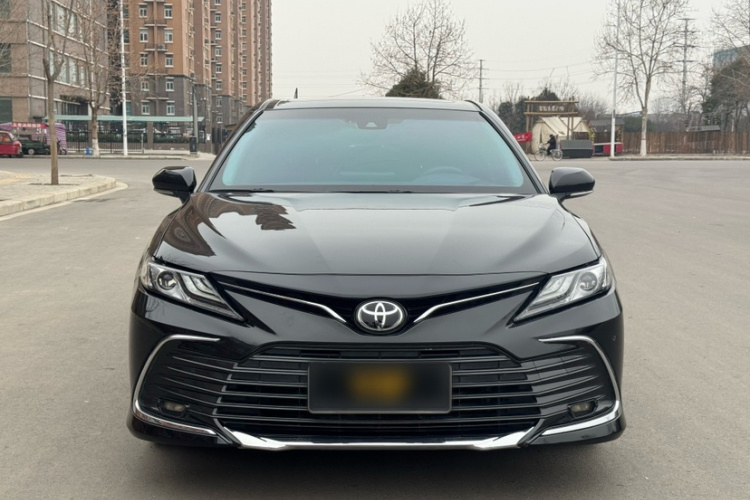 Certified Pre-Owned Toyota Camry Hybrid - Dual Engine Fuel Saving Smart Car, Reliable Medium Sedan for Adult Drivers Worldwide