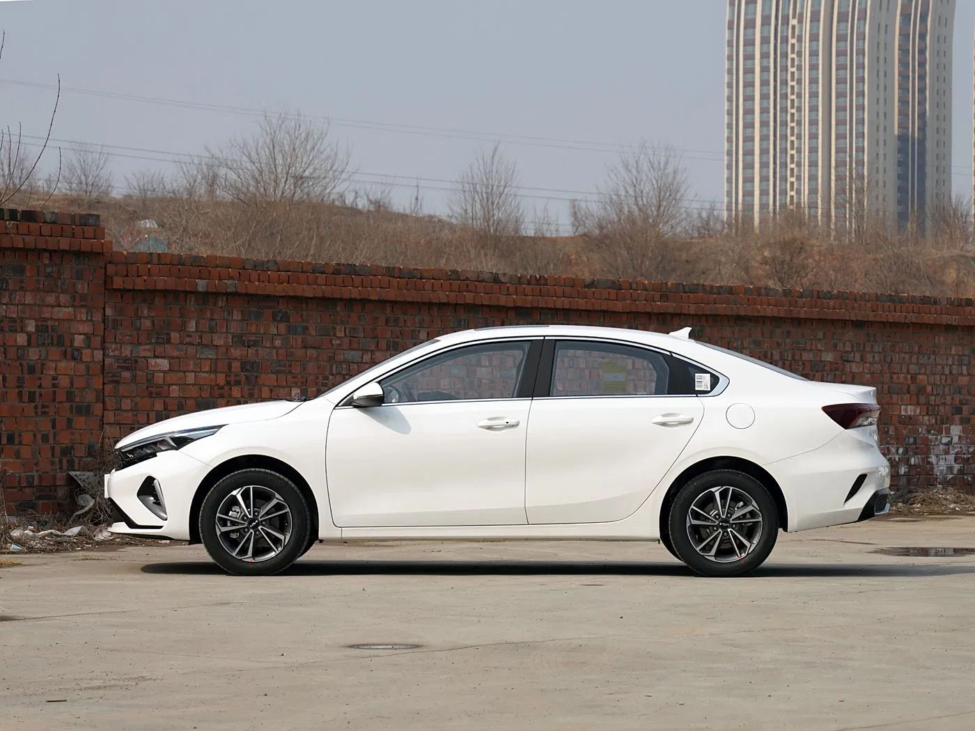 Pre-Owned Geely Emgrand 2025 1.5L CVT Sedan 12 Inch Touchscreen LED Headlights Bluetooth Connectivity Secondhand Car Certified Pre-Owned (CPO)