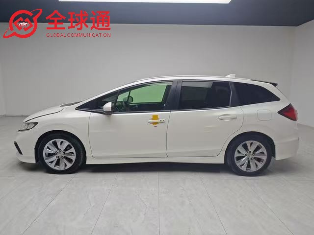 Inexpensive Used Jade: Fuel-Saving Hatchback for Home Commutes