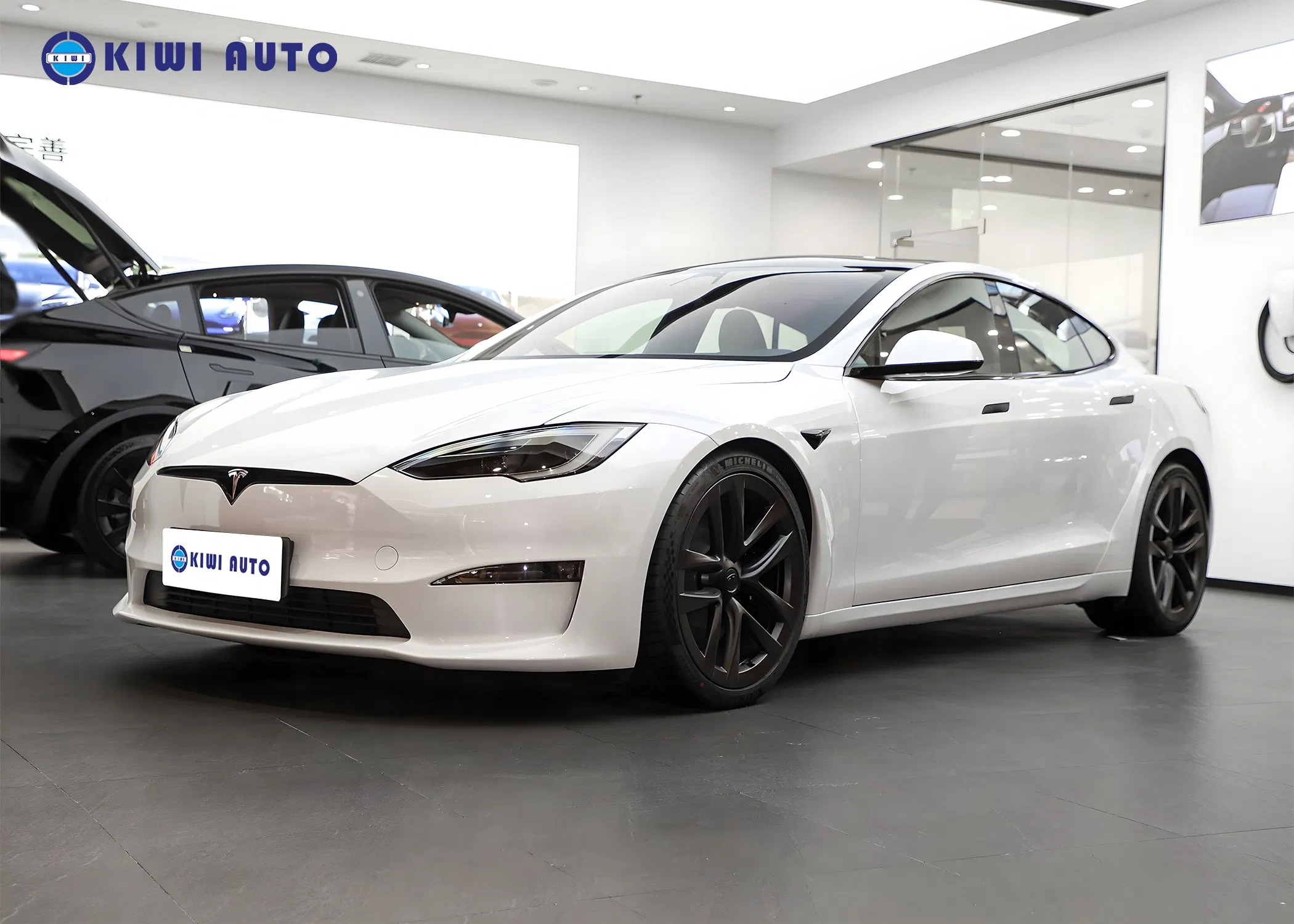 in Stock Used Tesla Purt Electric Vehicle Model S Three-Motor All-Wheel 5-Door 5-Seats Hatchback
