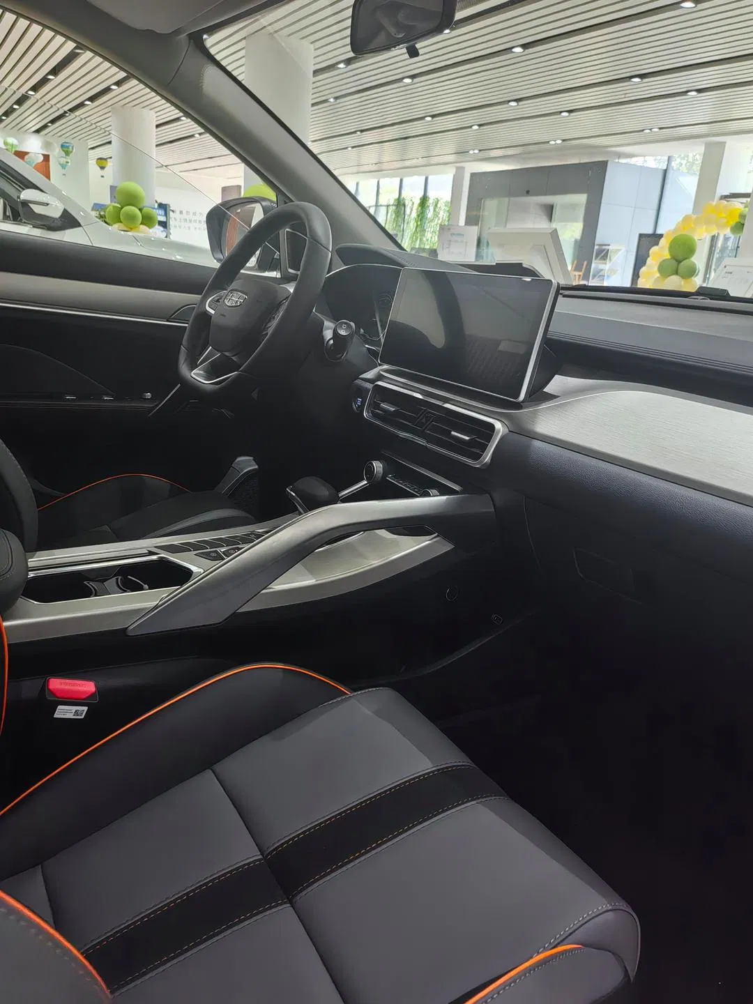 Hot Sale Geely Coolray Binyue Automobile Car 1.5t Td DCT Petrol Gasoline Vehicle Compact SUV Car for Family Used