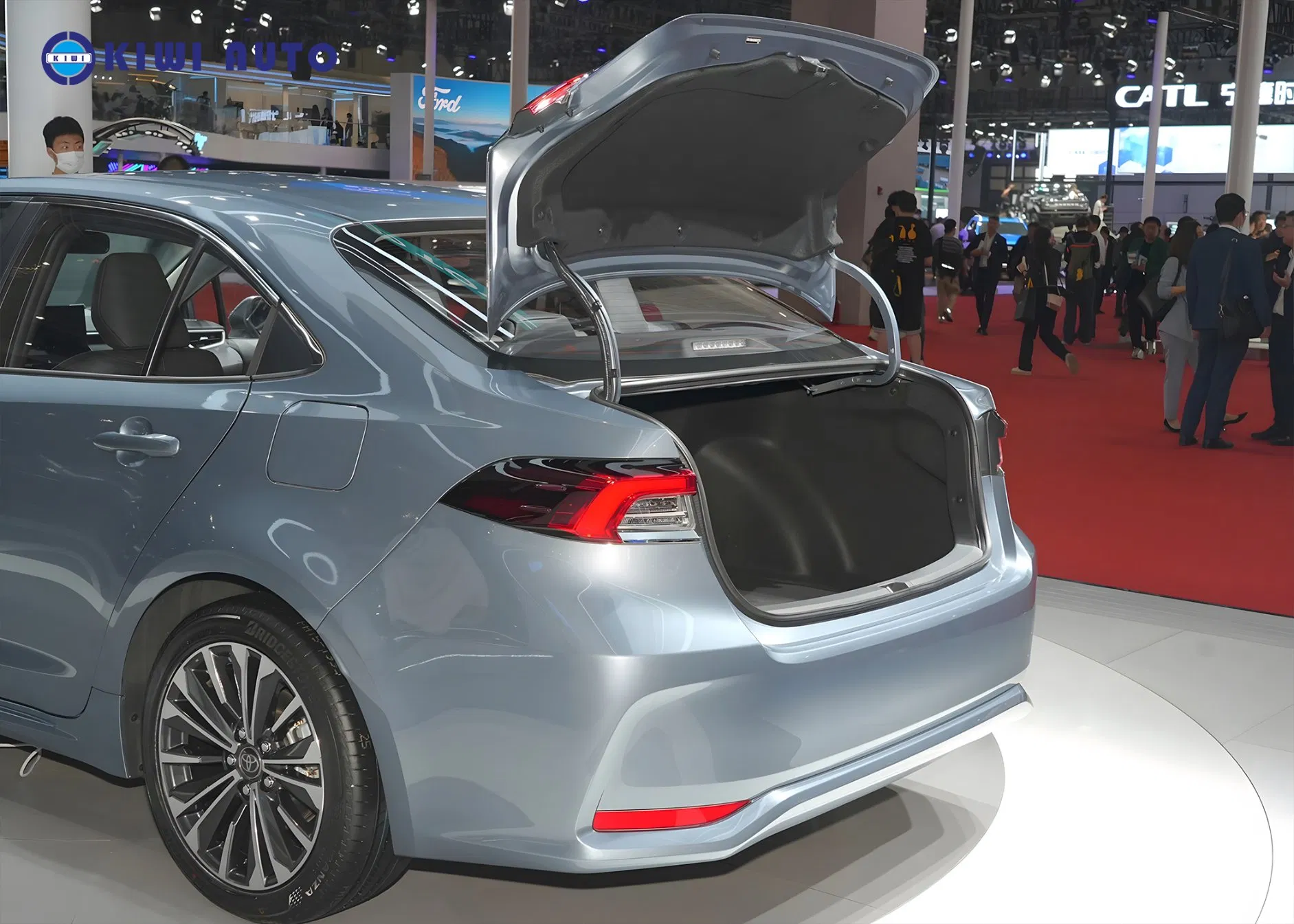 2025 New Corolla Cross Smart Pioceer Elite Luxury Flagship Hybrid SUV Hev Car 4WD Open Sunroof Cross Ready Used/Second Hand Car