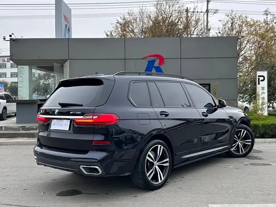 BMW X7 Exterior 2