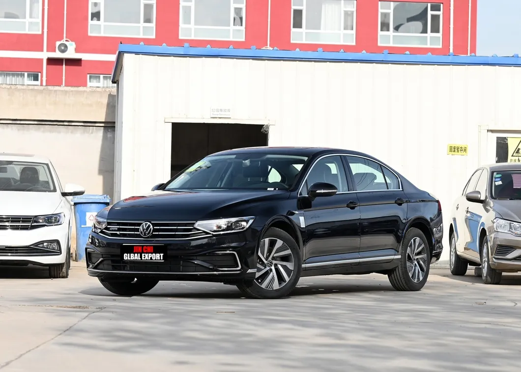 VW Magotan GTE View 9