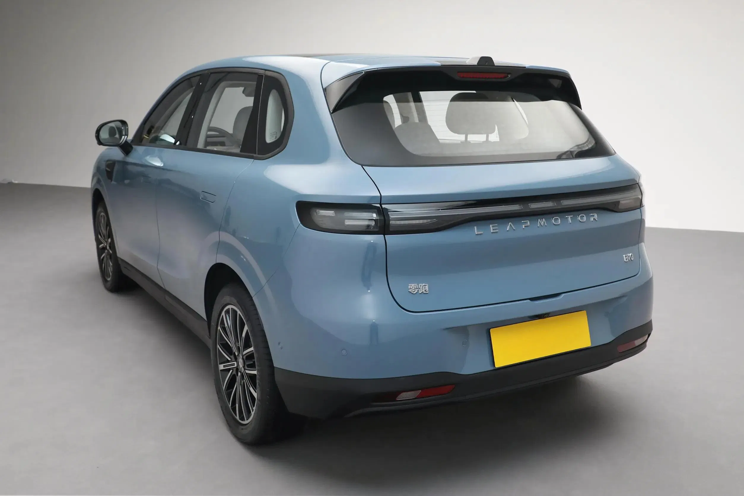 Hot Sale 2025 Leapmotor B10 New Energy Vehicle Pure Electric Compact SUV 600km Range Electric Used Car for Adults