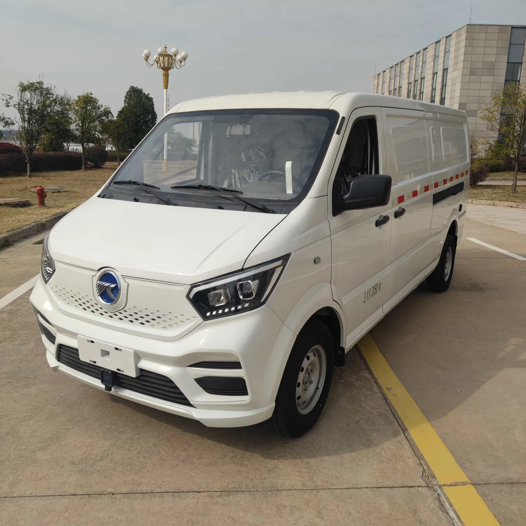 Kama Cost-Effective Electric Cargo Minivan Durable Battery