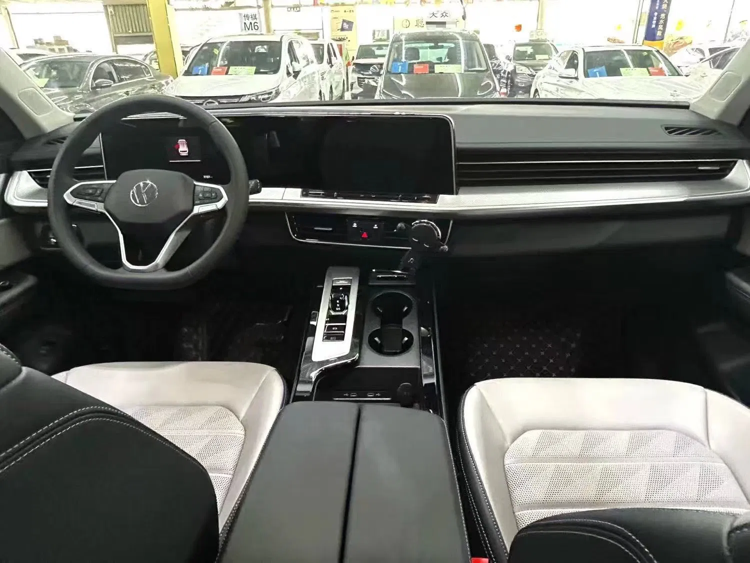 2024 Volks-Wagen Tavendor Luxury SUV 2.0tsi 330tsi Automatic Transmission 4-Door SUV 5-Seater Gasoline Petrol Car Used Car