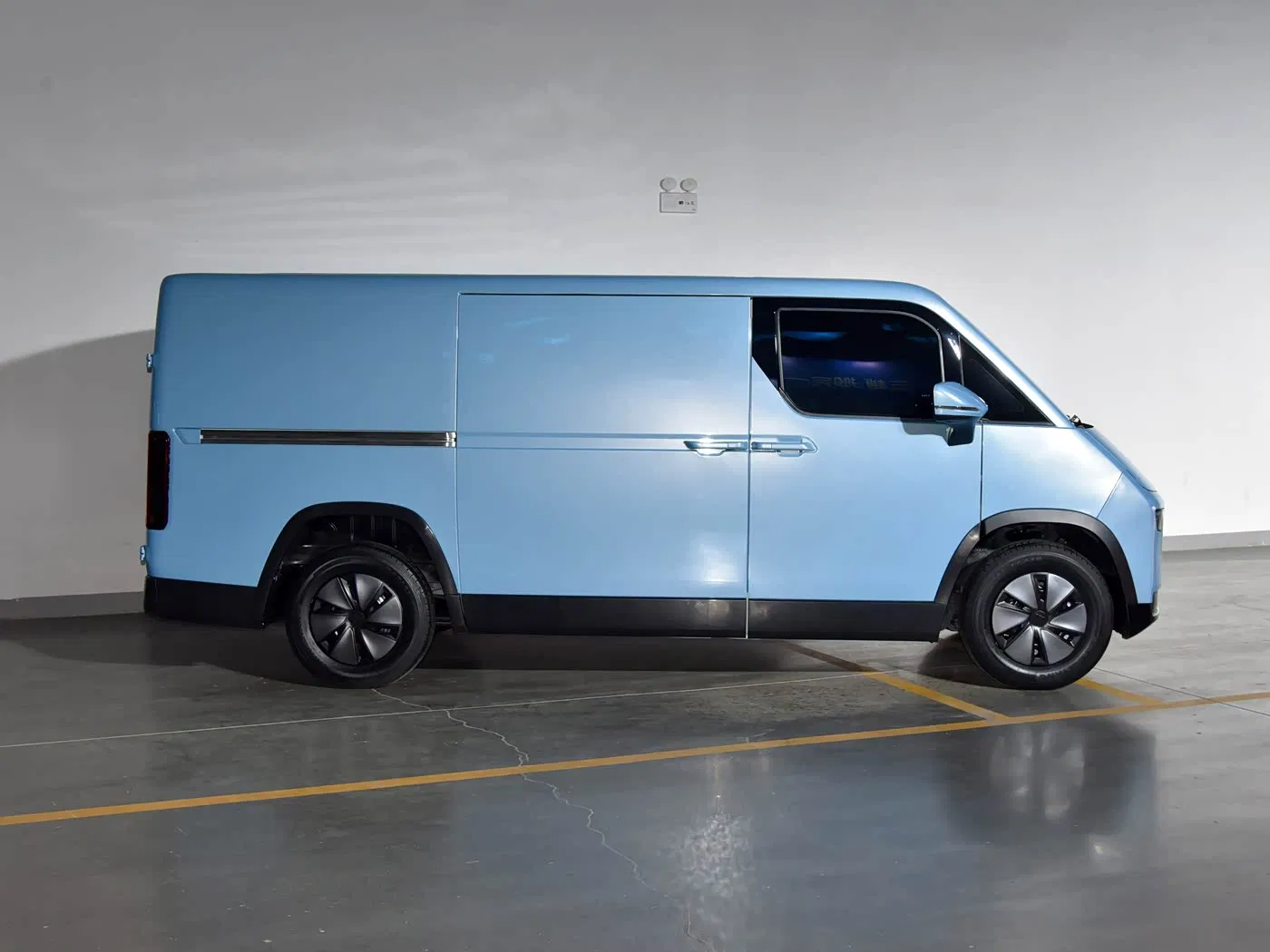 Fuel-Efficient Economical Foton View I7 Minivan for Urban Logistics Distribution