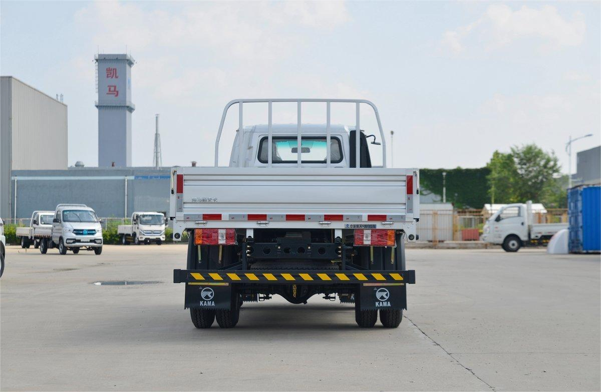 Hot Sale Kama 4X2 Small Used Cargo Truck 2 Tons Lorry Truck for Sale Diesel Mini Pickup Trucks New