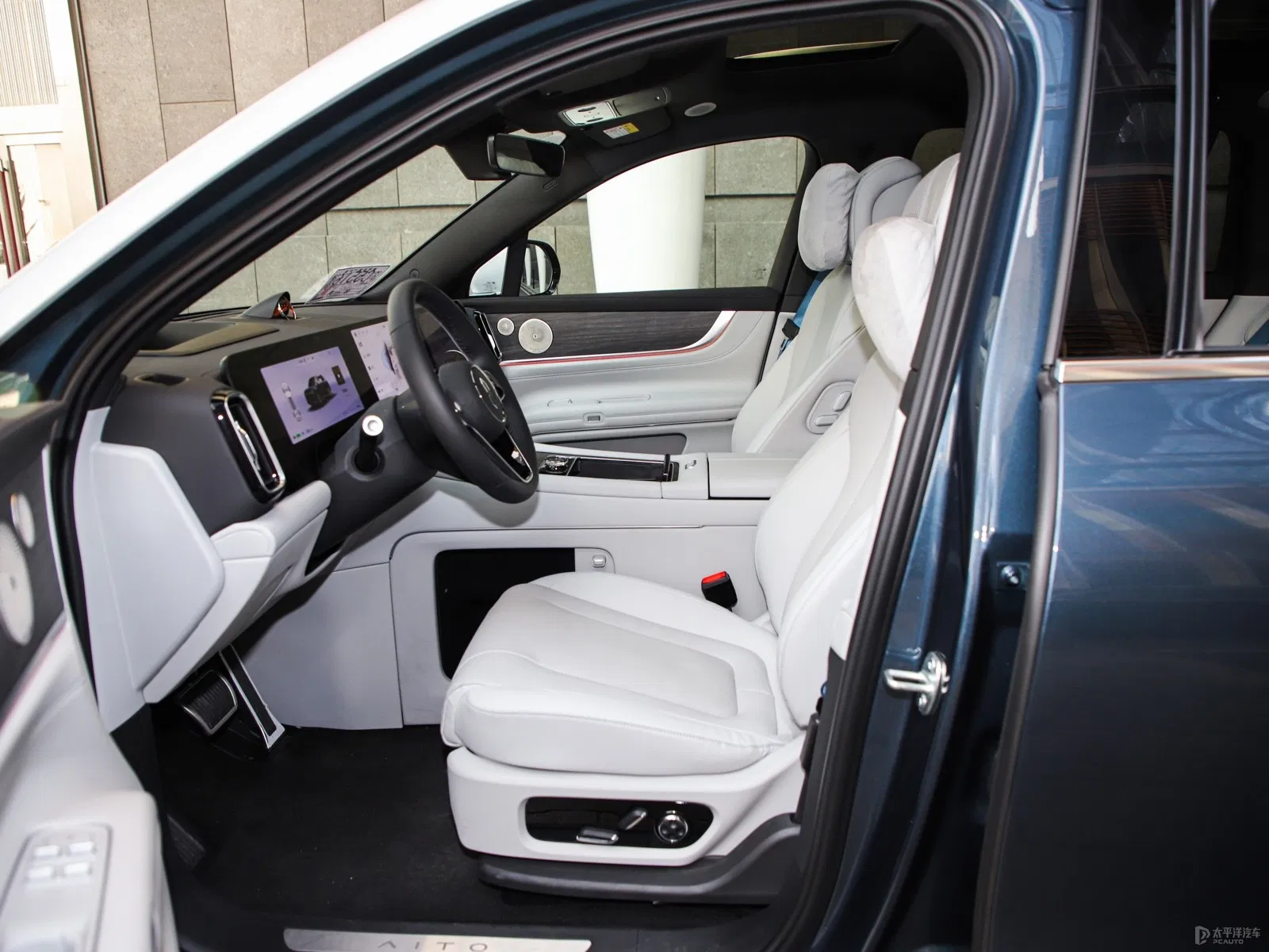 Used Huawei Ask The World M9 New Energy Vehicle Electric Vehicle SUV