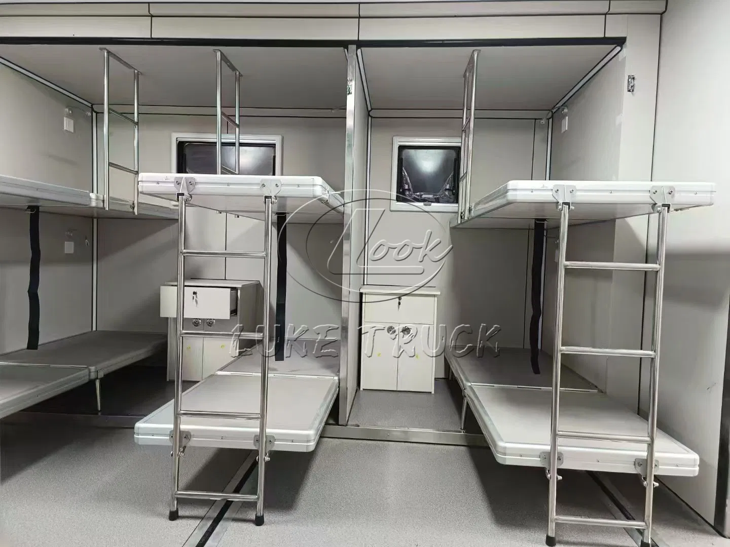 Wild Camper Used off Road Vehicle 6X6 Living Quarters Vehicle Field Camping Vehicle Price