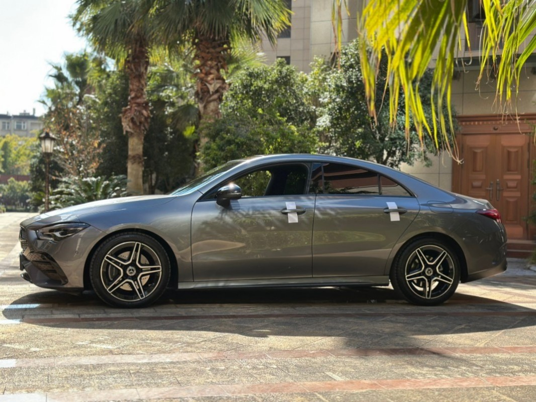 Best Selling Mercedes-Benz Cla 220 2024 White Sport Vehicles Used Car Sedan Auto Car Electric Car Secondhand Car Automobile Car