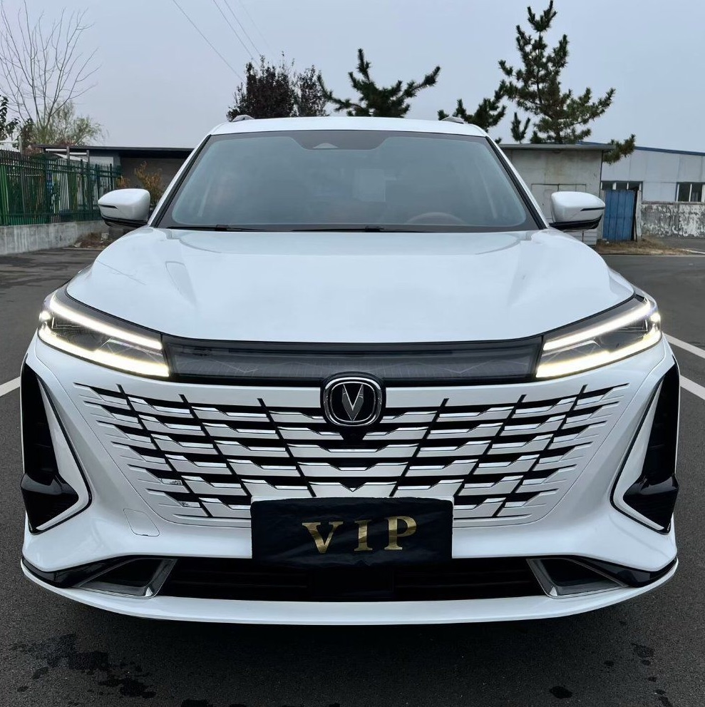 2024 Chang'an CS75 SUV Appearance Is Stylish and Imposing. The Configurations Are Quite Rich 8 - Speed Tiptronic Used Vehicles
