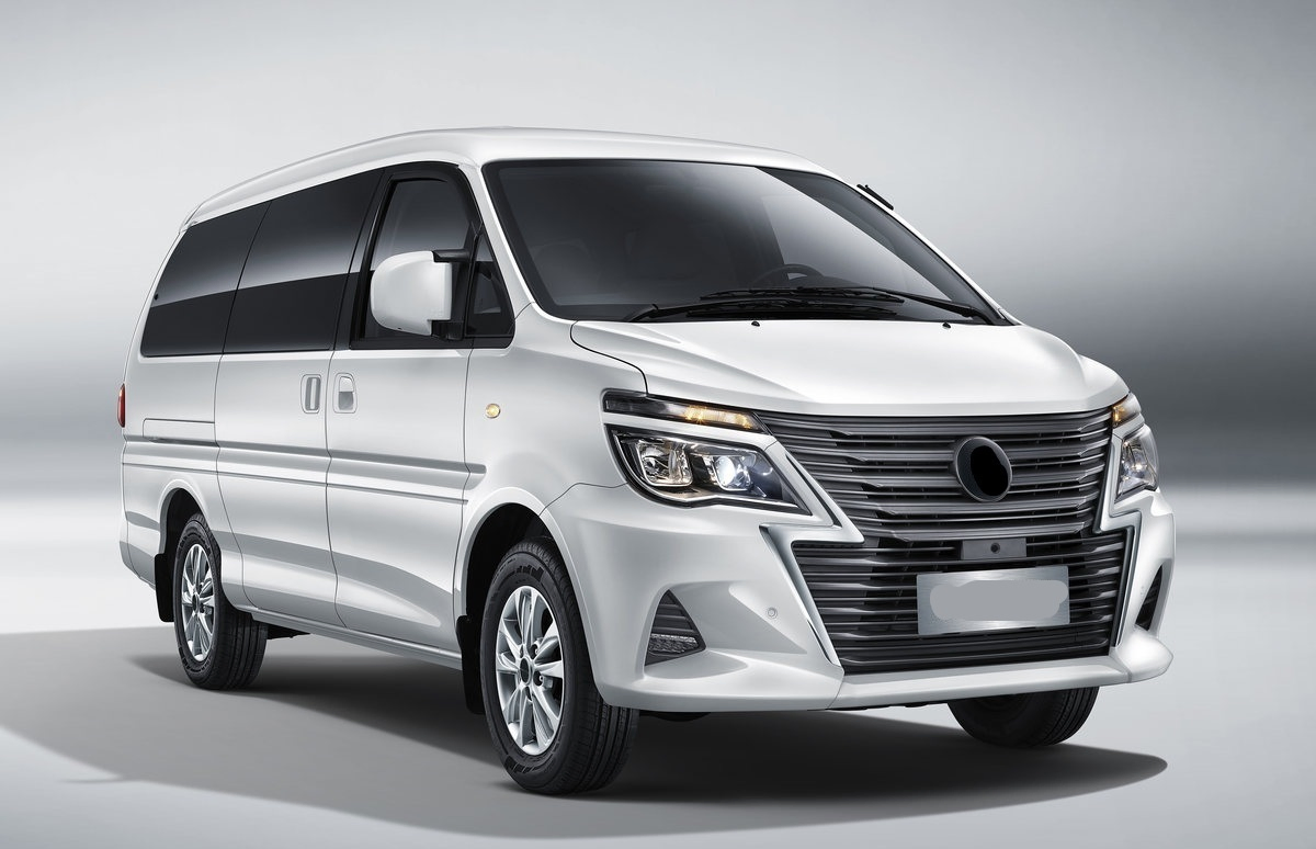 Hot Sell Basic Model 190 Horsepower 1.5L Gasoline 7-Seater Manua Minivan