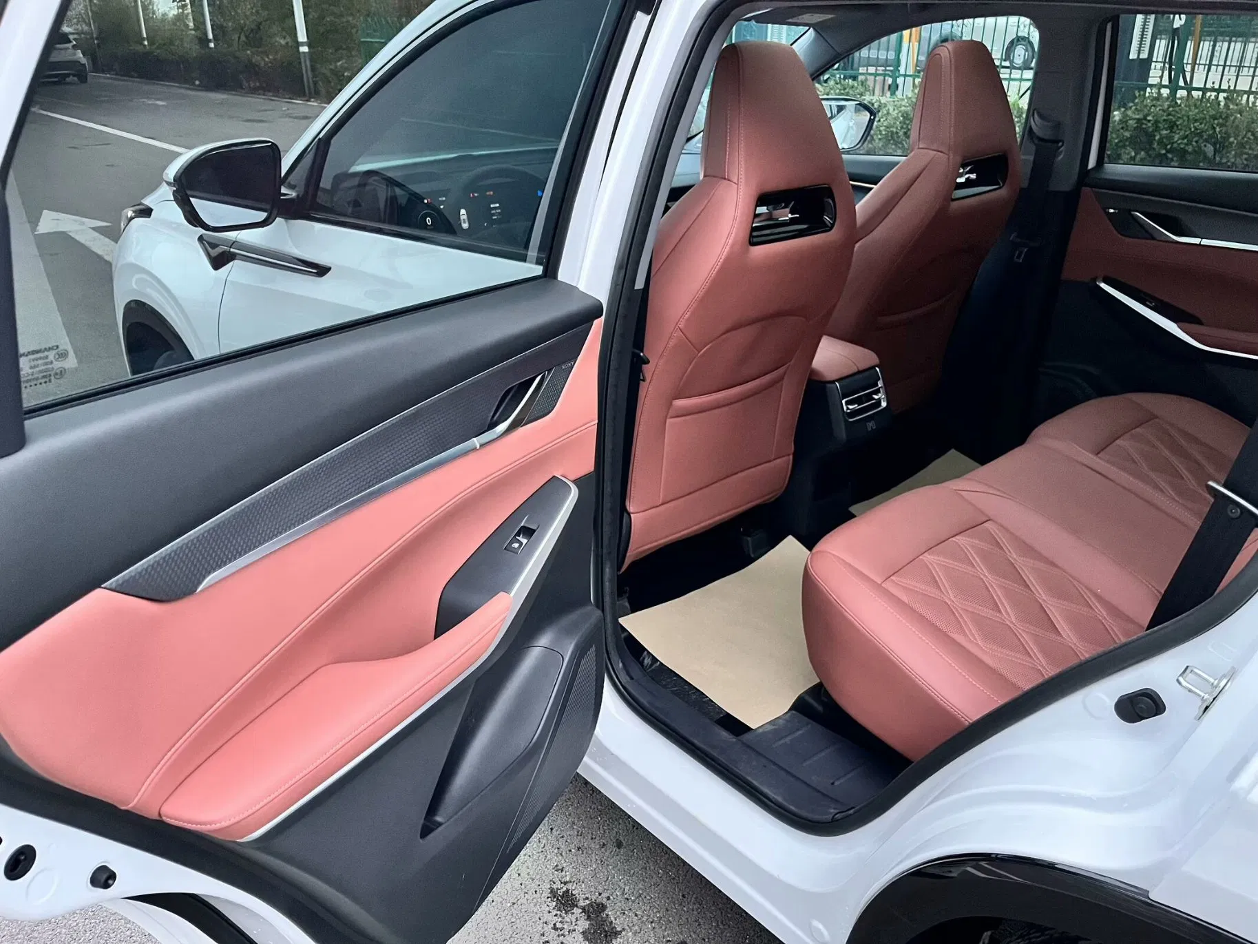 2024 Chang'an CS75 SUV Appearance Is Stylish and Imposing. The Configurations Are Quite Rich 8 - Speed Tiptronic Used Vehicles