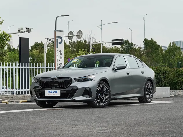 BM-W 530li Performance Sedan