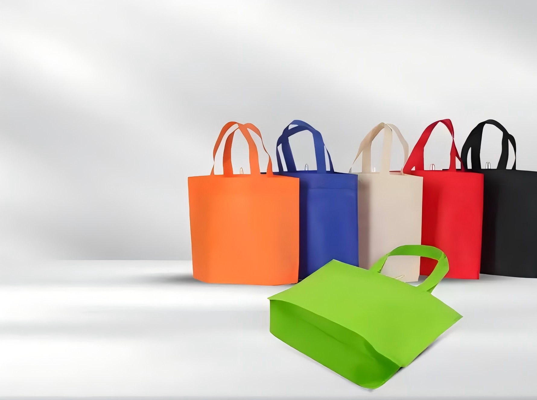 Nonwoven Fabric for Packaging — Shopping Bags, Garment Bags, Pharmaceutical Packaging