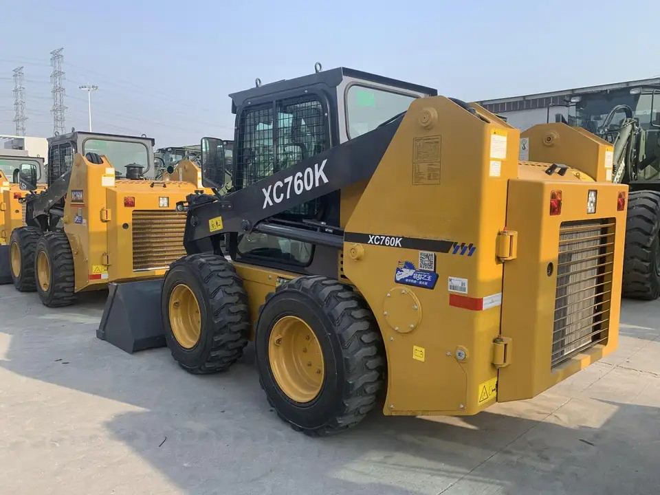 China 0.6m³ Mini Loader Xc760K Front End Backhoe Crawler Loader Small 1 Ton Skid Steer Compact Wheel Loader New Bucket Track Skid Steer Loader for Sale