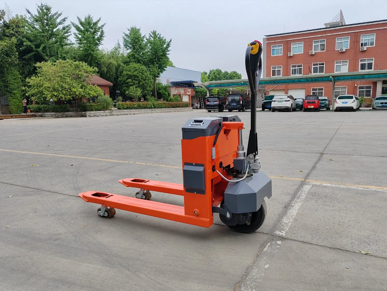 Rugged Walkie Electric Pallet Jack Ideal for Outdoor and Rough Terrain Use
