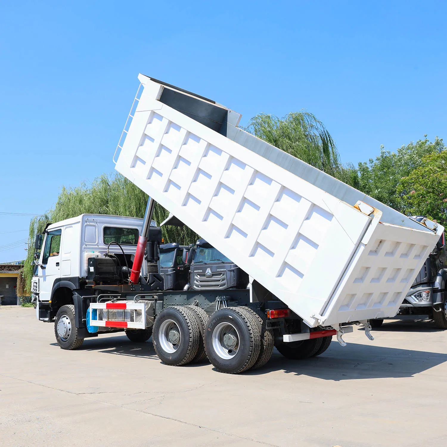 Articulated HOWO Dump Truck 8.5*2.5*3.4 with ISO Certification