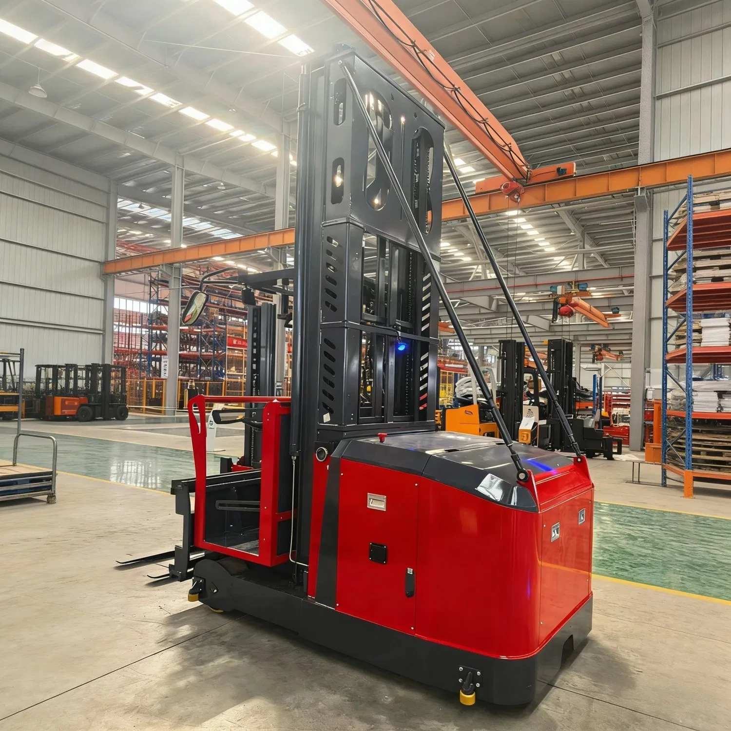 Quick Charge Lithium Battery Reach Truck 13.5m Reach Forklift 1.3ton 4 Way Vna